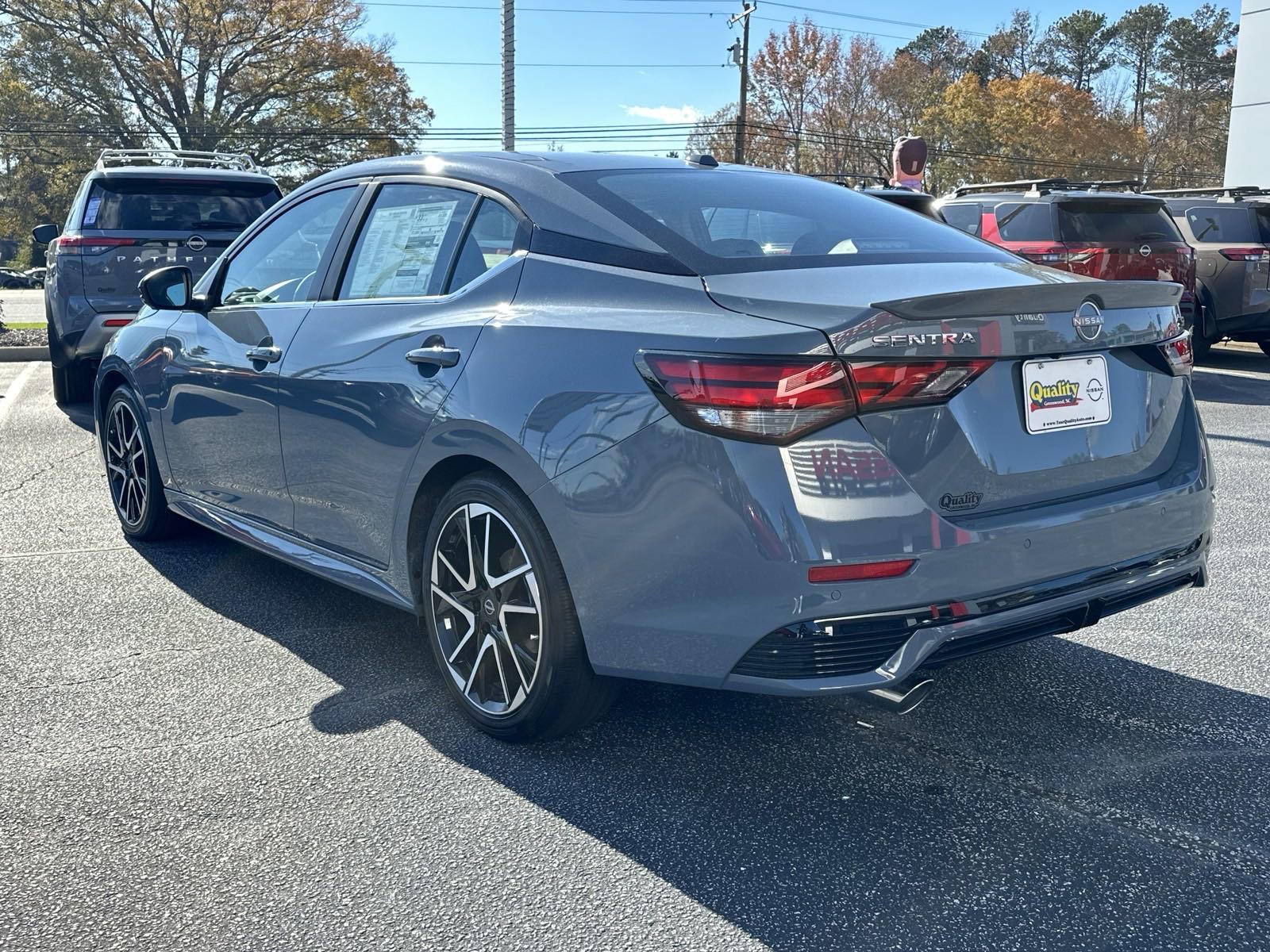 2025 Nissan Sentra SR - Photo 6