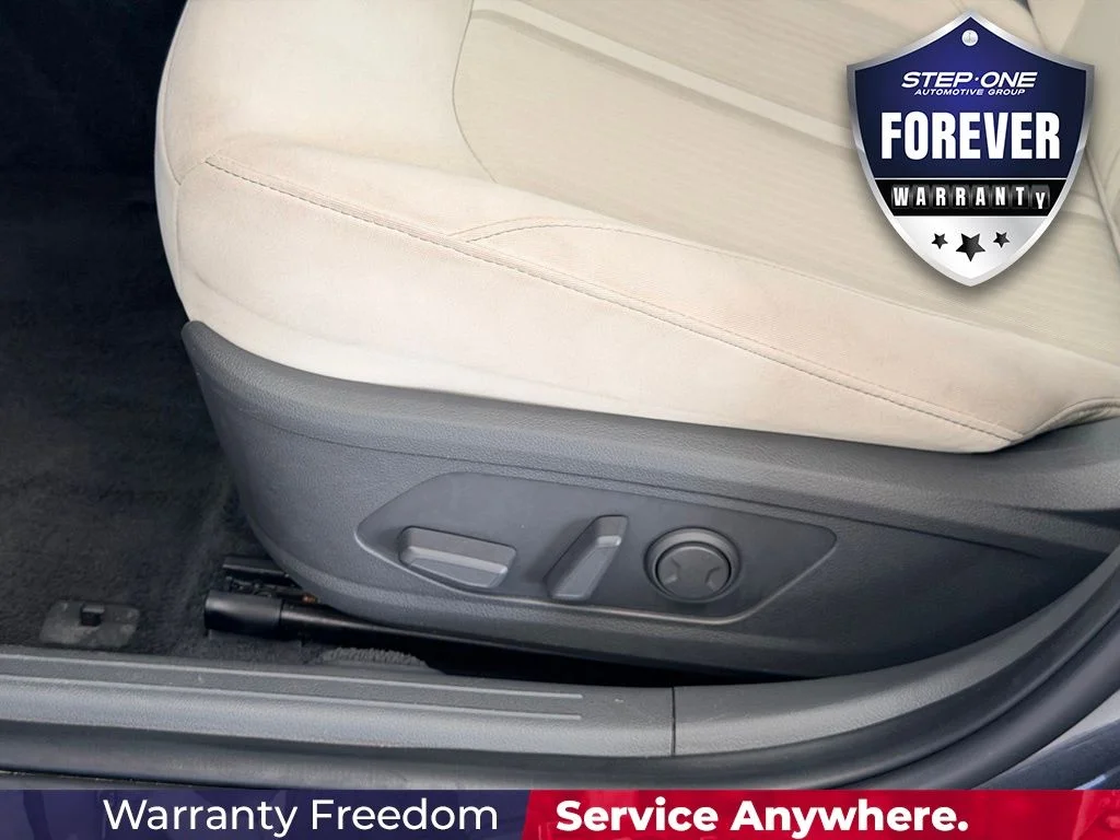 Used 2025 Gray Hyundai SEL image 14