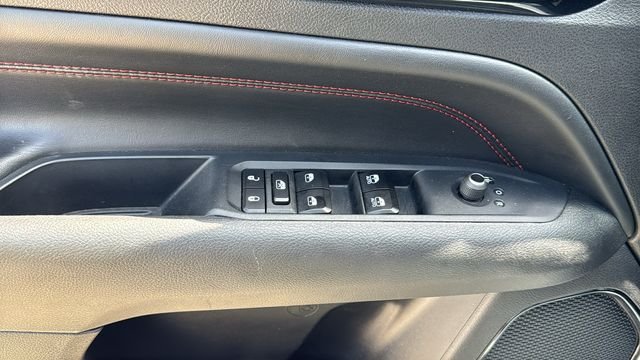 Certified Used 2025 White Jeep Trailhawk image 23
