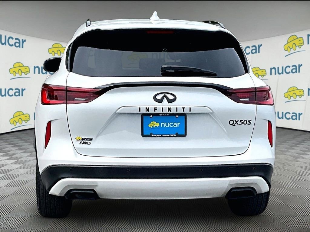 Used 2024 White INFINITI SPORT image 5