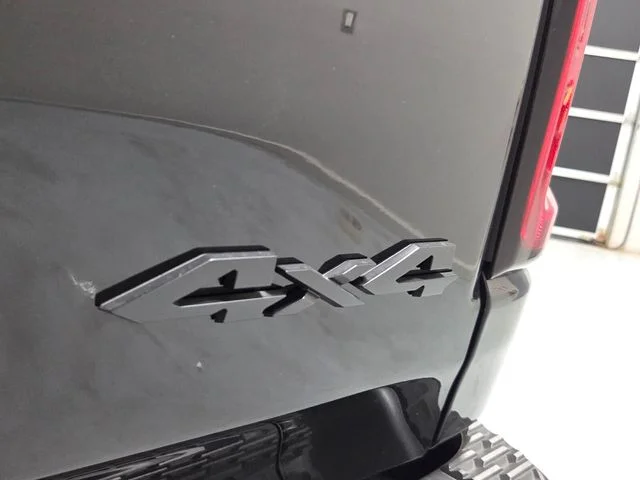 New 2026 Diamond Black Crystal Pearl-Coat Exterior Paint RAM Laramie image 9
