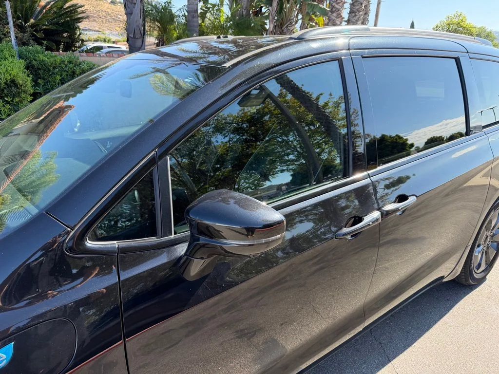 Used 2019 Black Chrysler Limited image 6