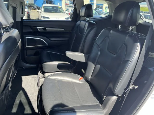 Used 2022 White Kia S image 27