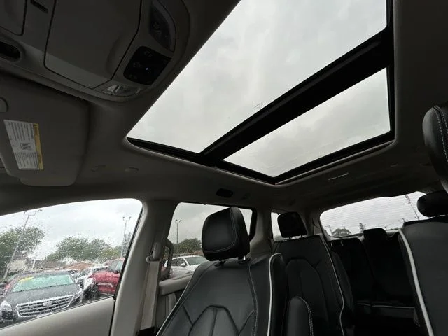 Used 2024 Black Chrysler Limited image 42