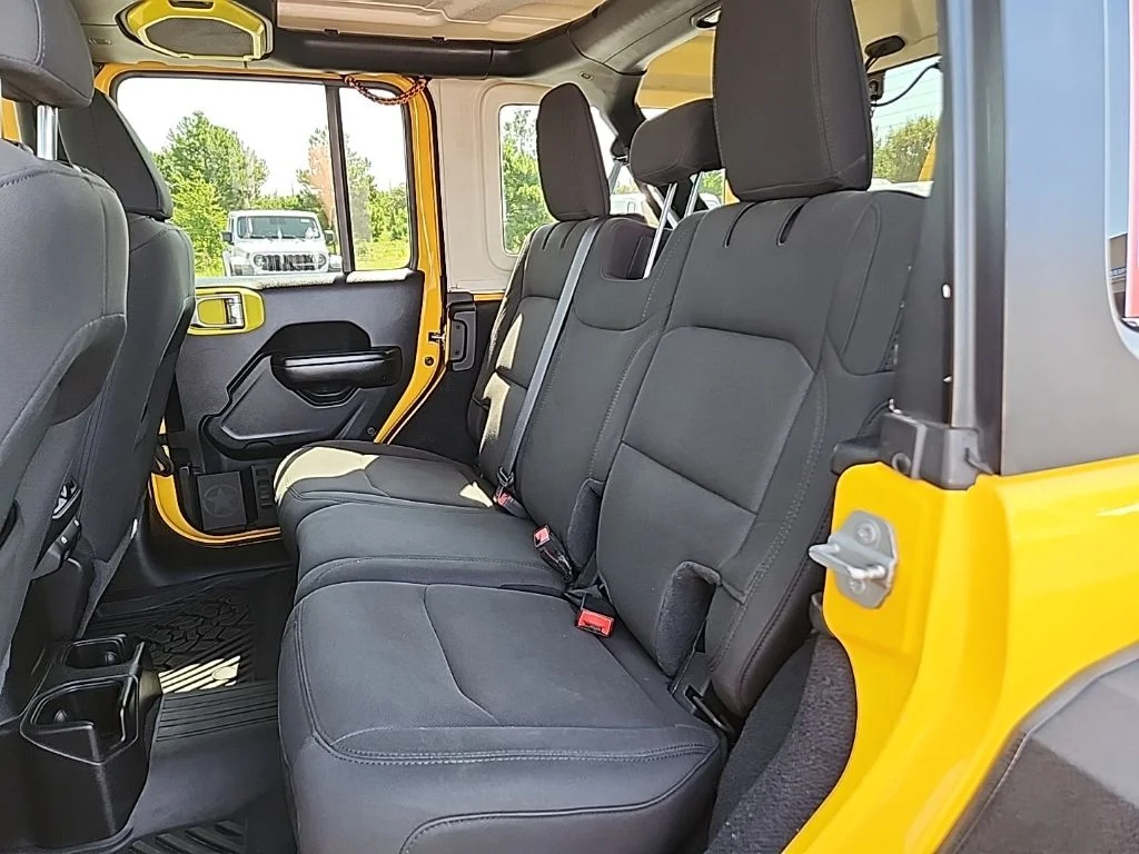 Used 2020  Jeep Unlimited Sport S image 36