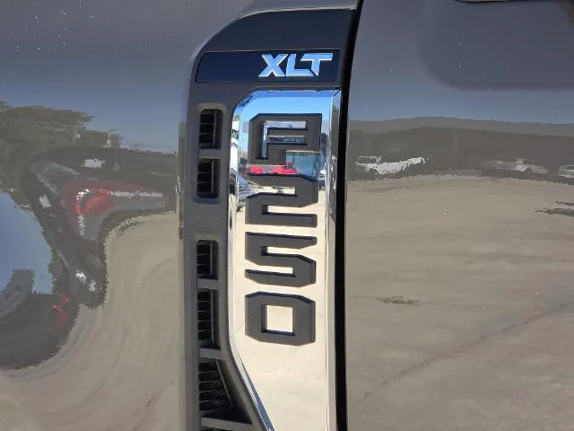New 2027 Marsh Gray Metallic Ford F-250® XLT image 28