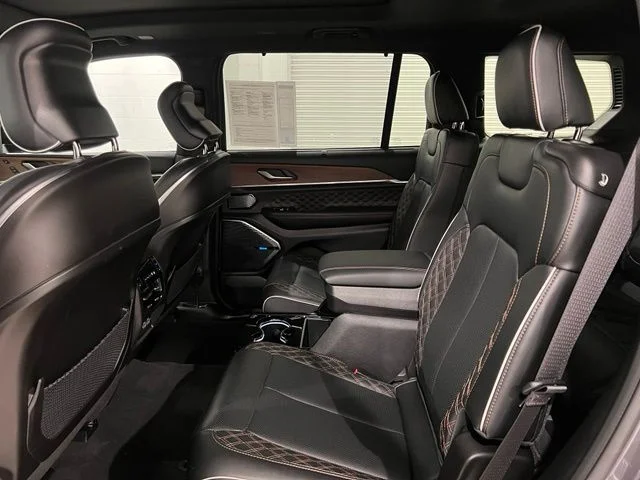 Used 2024 Gray Jeep Summit image 20
