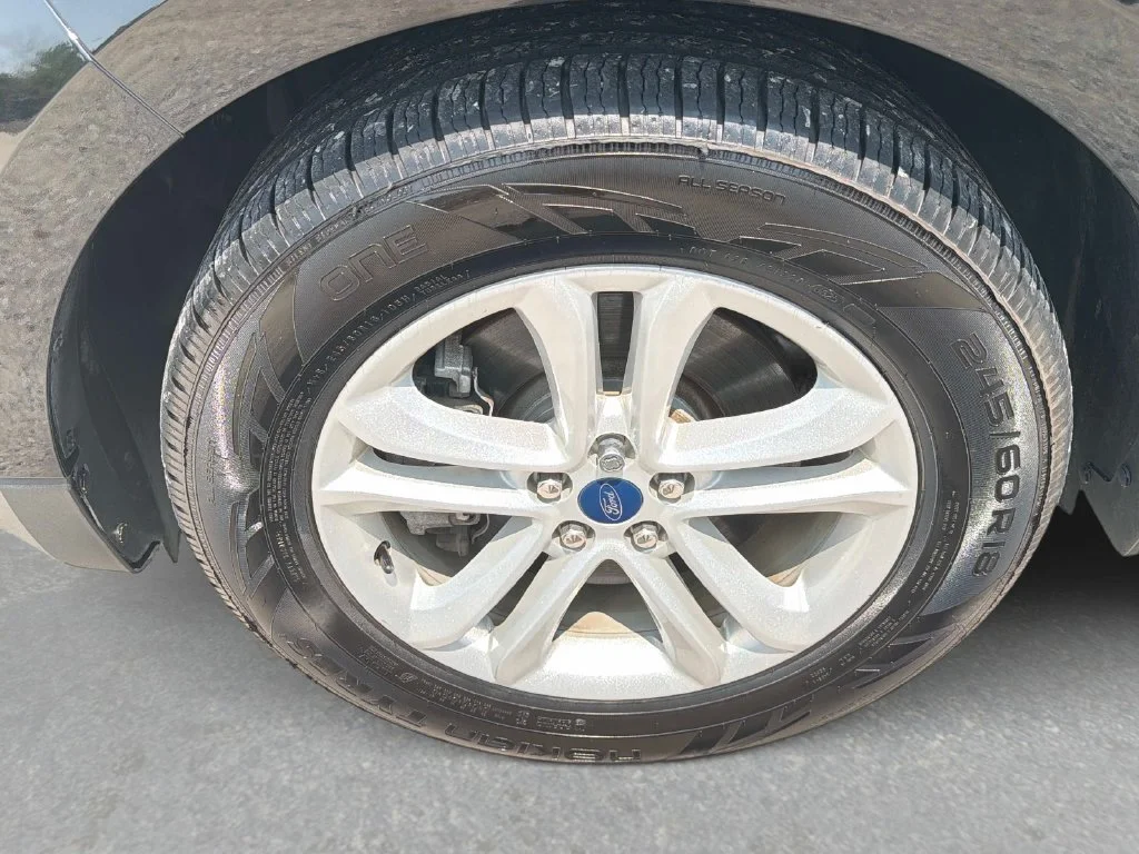 Used 2020 Black Ford SEL image 12