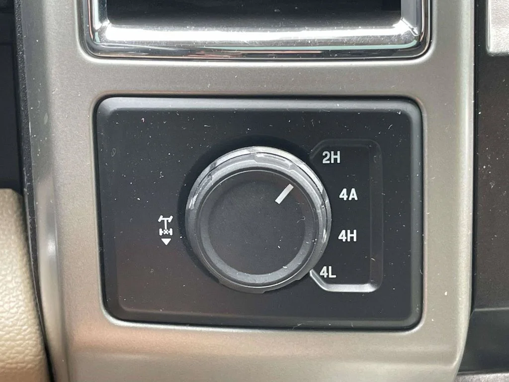 Used 2015 Black Ford Lariat image 24