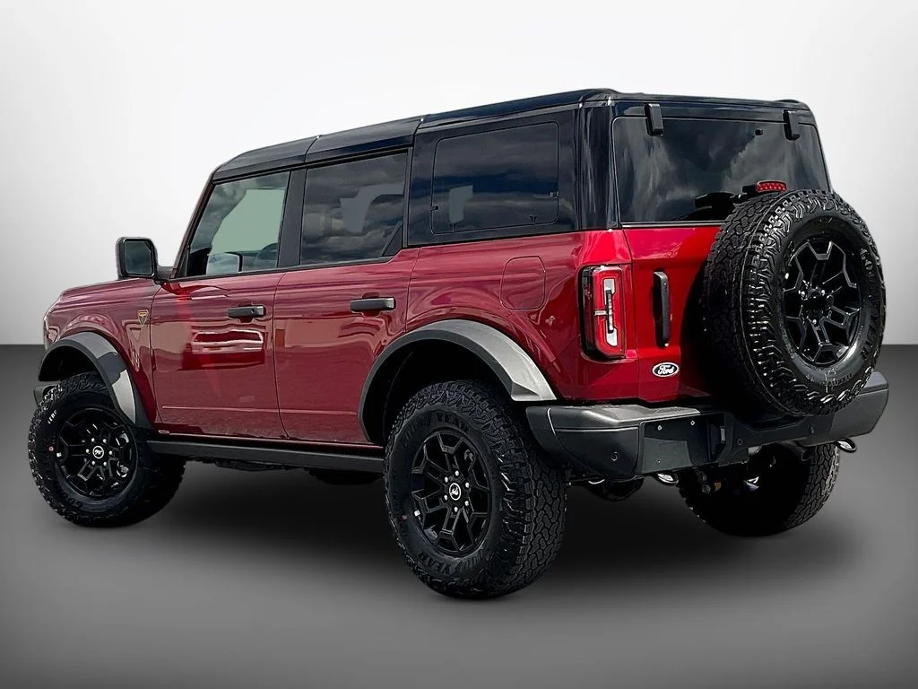 New 2026 Ruby Red Metallic Tinted Clearcoat Ford Badlands® image 3