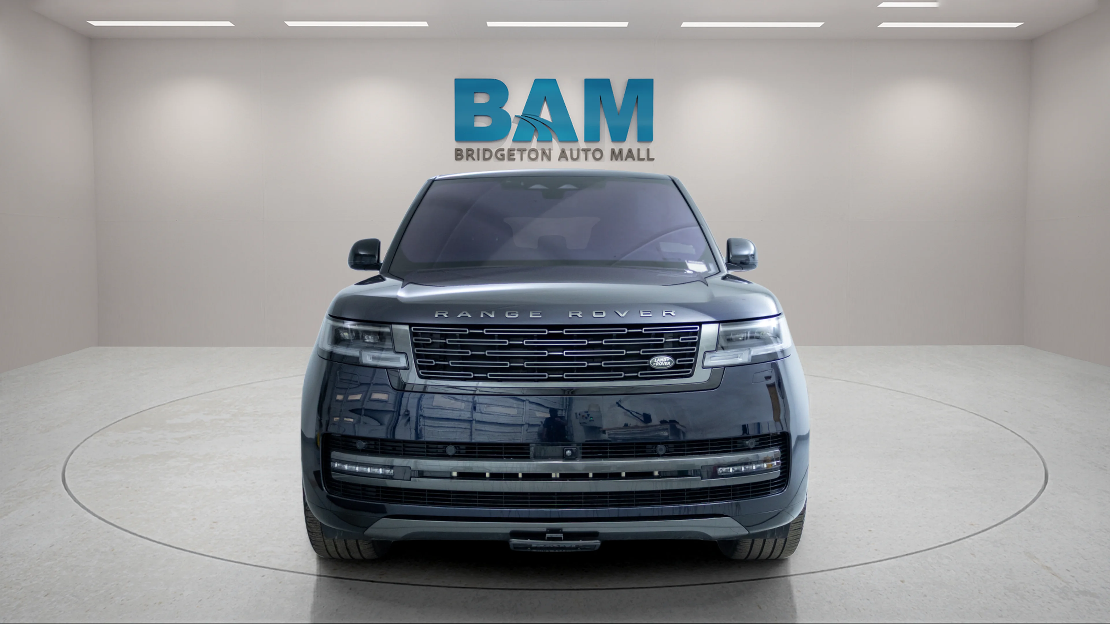 Used 2023 Blue Land Rover SE image 2