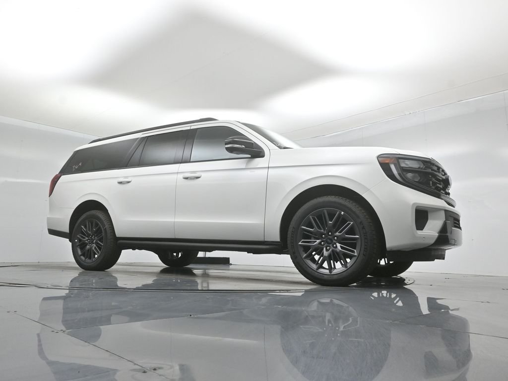 New 2026 Star White Metallic Tri-Coat Ford Platinum image 3