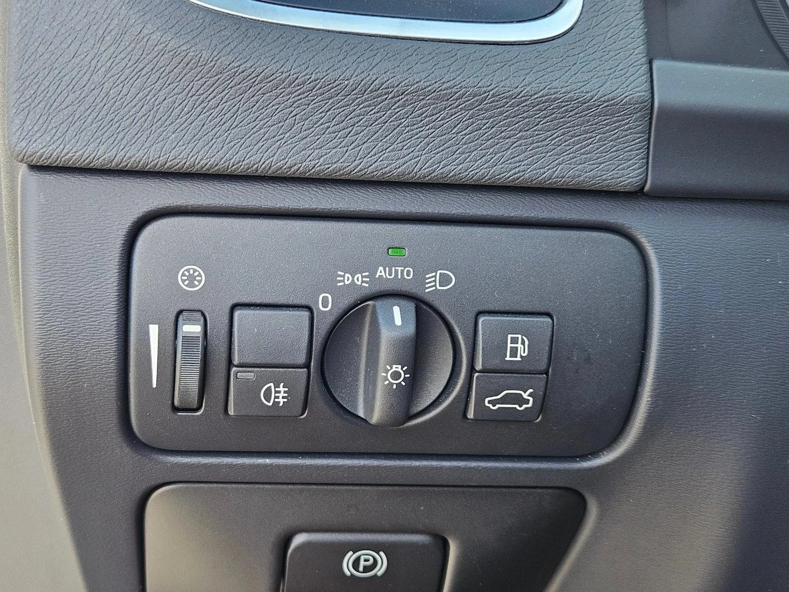 Used 2013 Electric Silver Metallic Volvo T5 image 11
