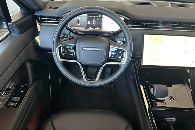 New 2026 Borasco Grey Land Rover SE image 13