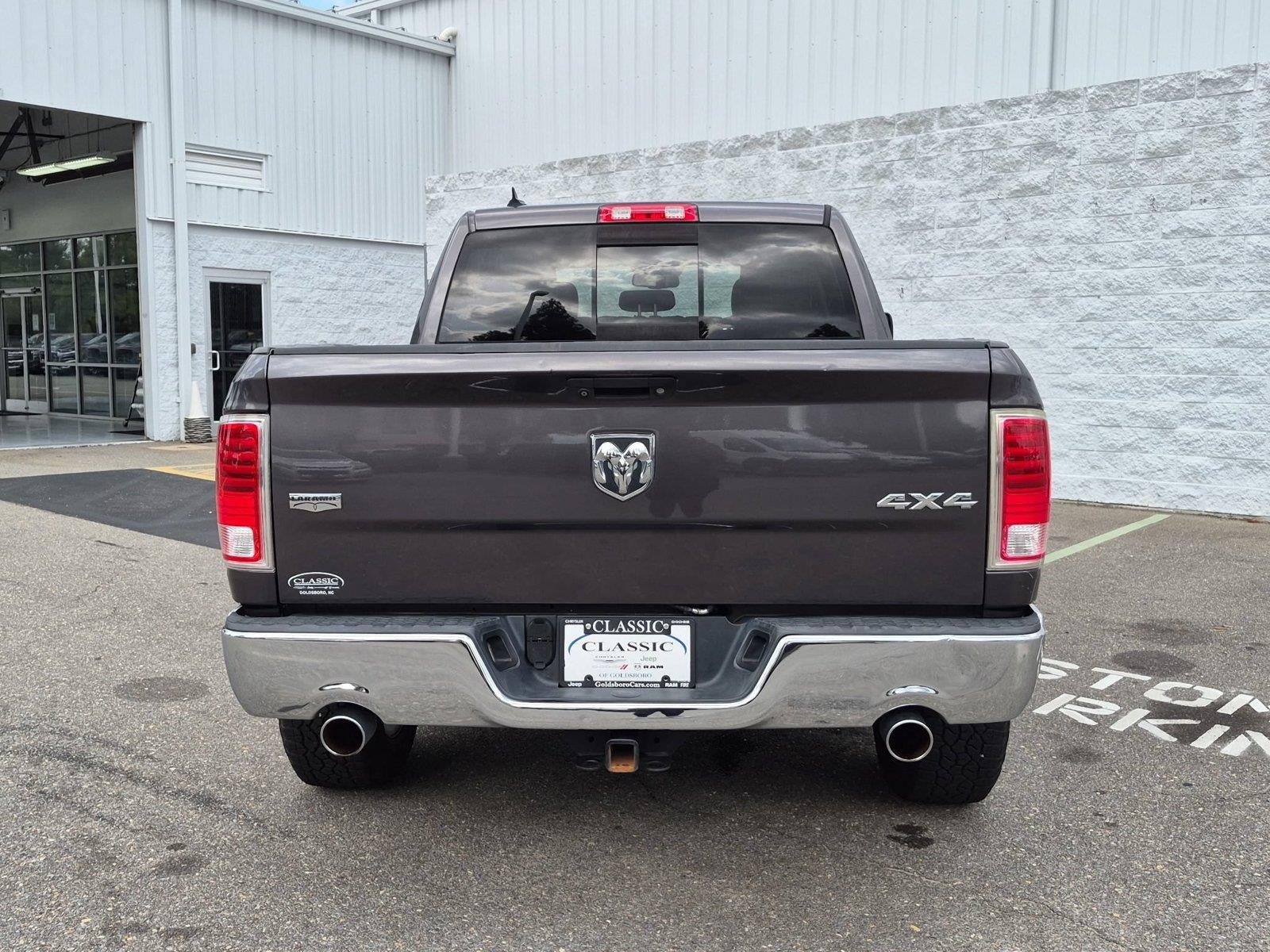 Used 2015  RAM TRUCK LARAM image 4