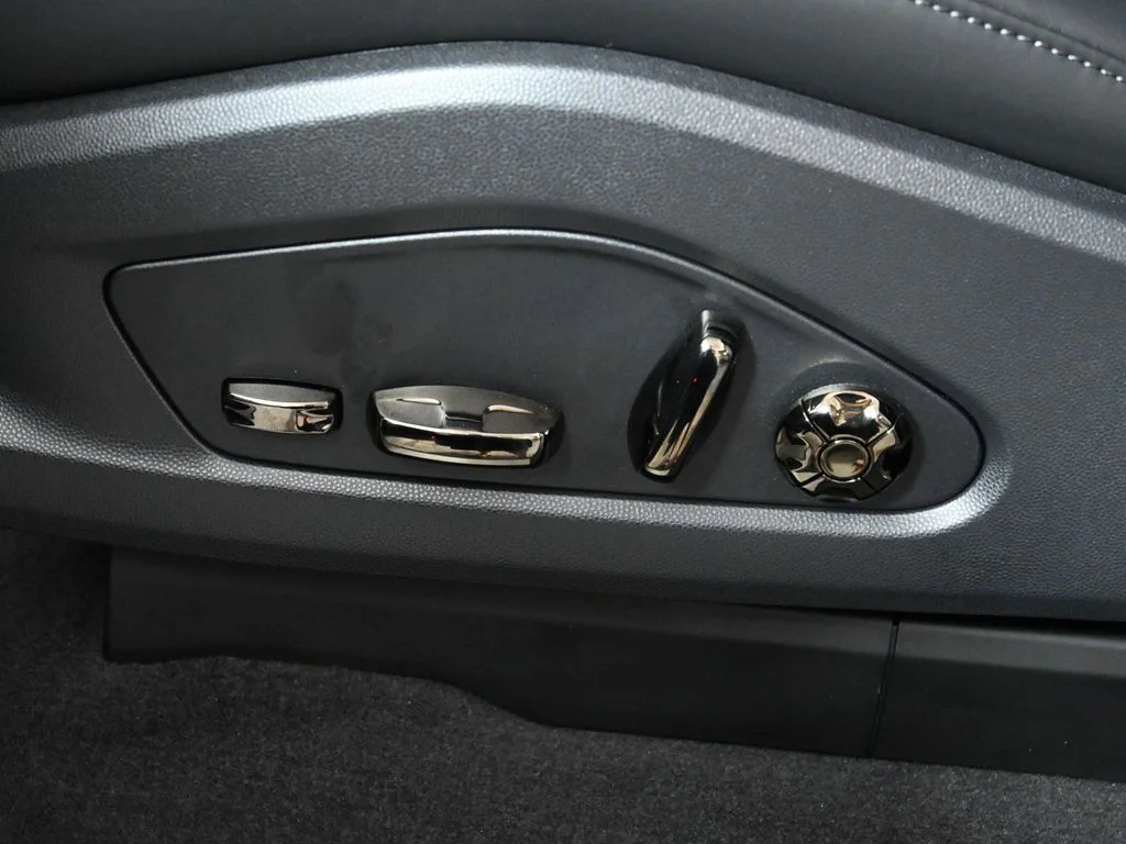 2026 Porsche Cayenne S - Photo 30