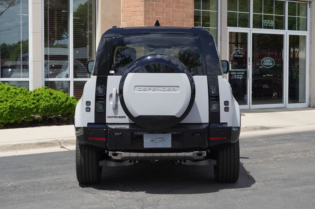 Used 2026 Gray Land Rover X-Dynamic SE image 5