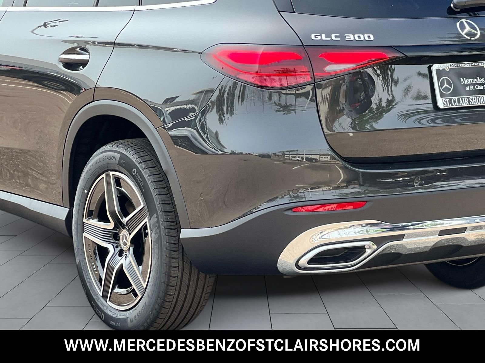 New 2026 Graphite Grey Metallic Mercedes-Benz GLC 300 image 4