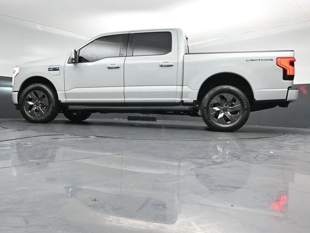Used 2024 White Ford Lariat image 36