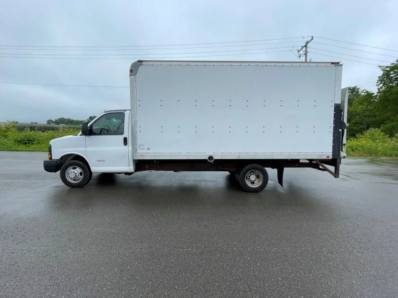 Used 2012 Summit White Chevrolet 2WT image 2
