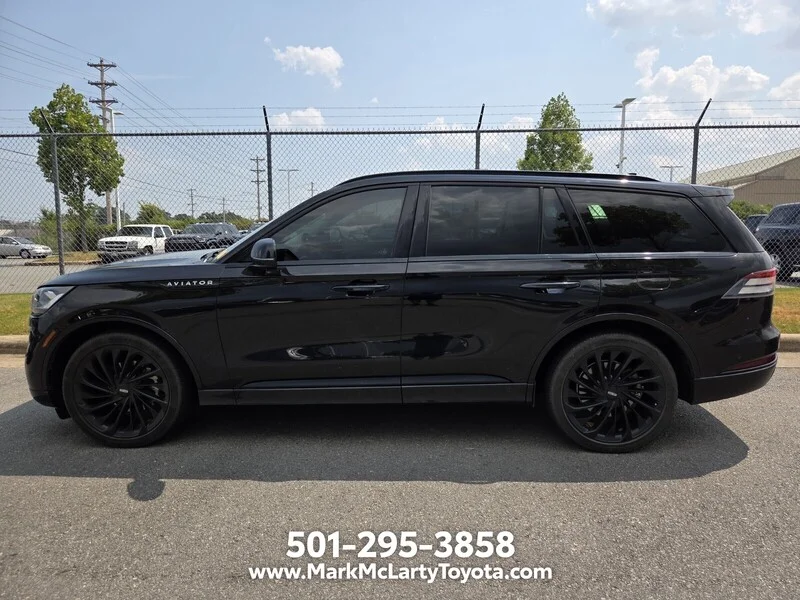Used 2023 Black Metallic LINCOLN RESERVE image 2