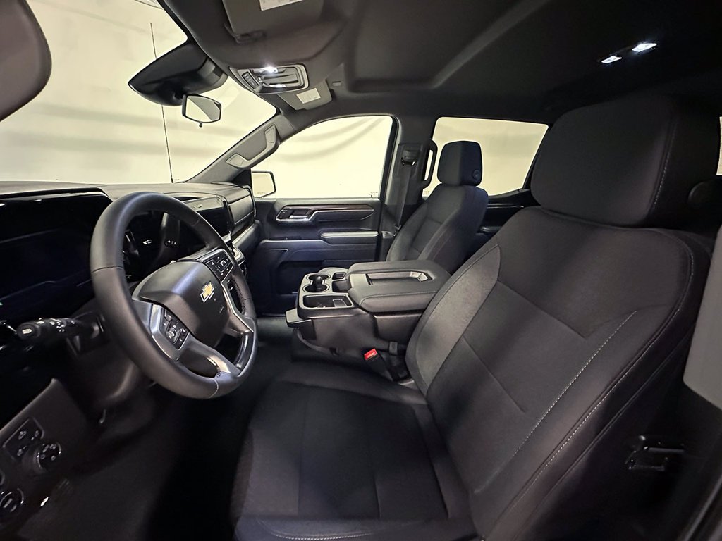 Used 2025 Gray Chevrolet LT image 3