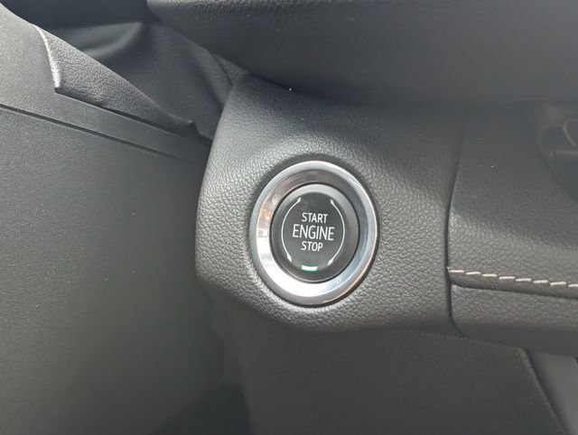Used 2023 Ebony Twilight Metallic Buick Essence image 27