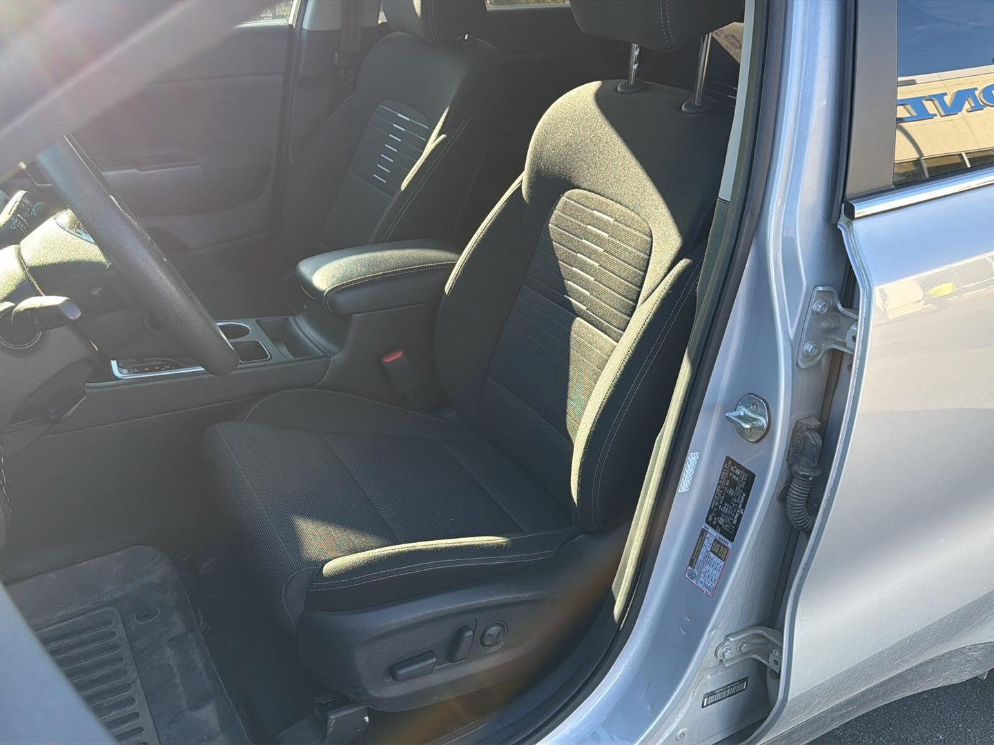 Used 2021 Sparkling Silver Kia LX image 19