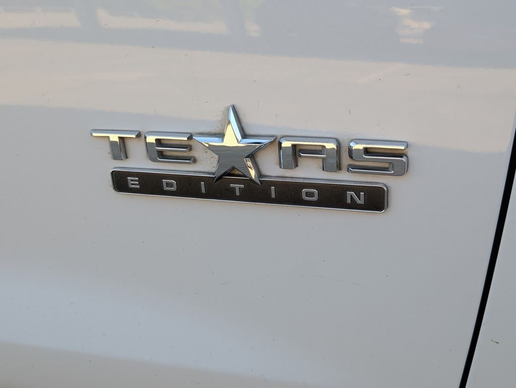 Used 2020 SUMMIT WHITE Chevrolet LT image 30