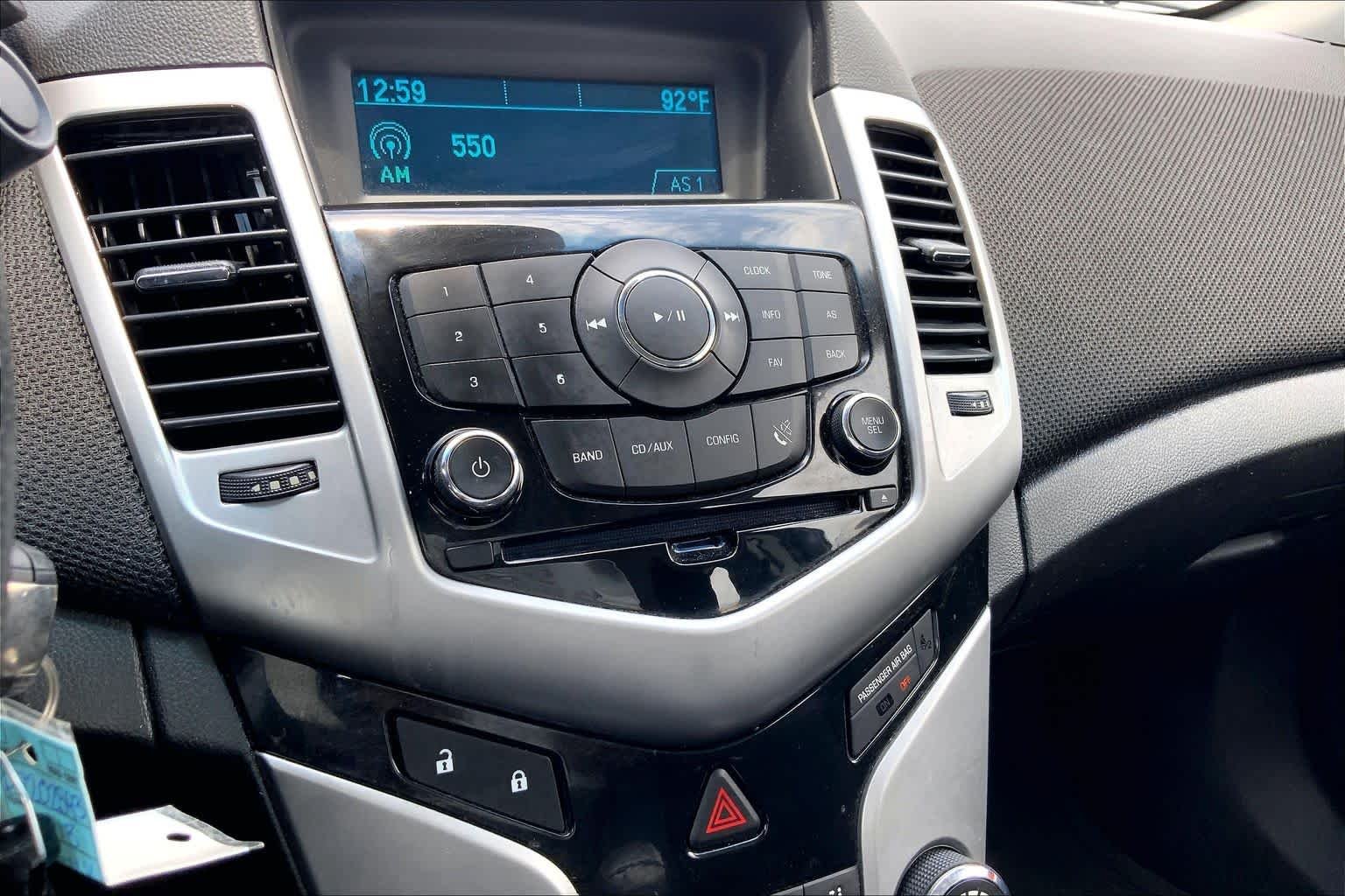 Used 2013 Silver Ice Metallic Chevrolet LT image 32