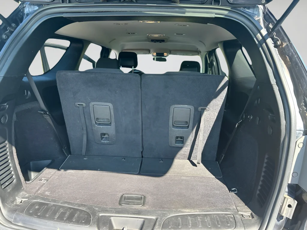 Used 2013 Gray Dodge SXT image 24