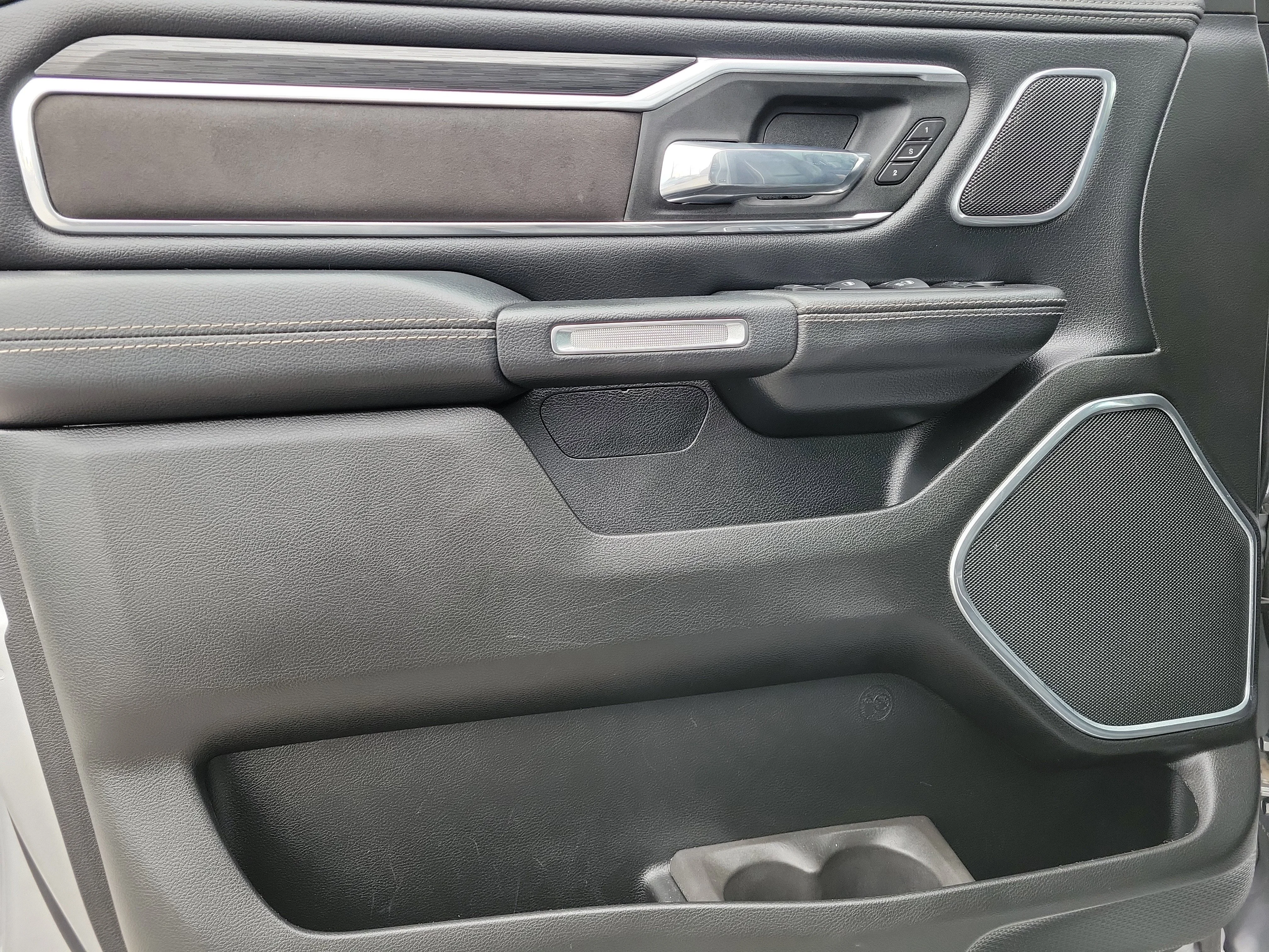 Used 2023 Billet Silver Metallic Clearcoat Ram Laramie image 11