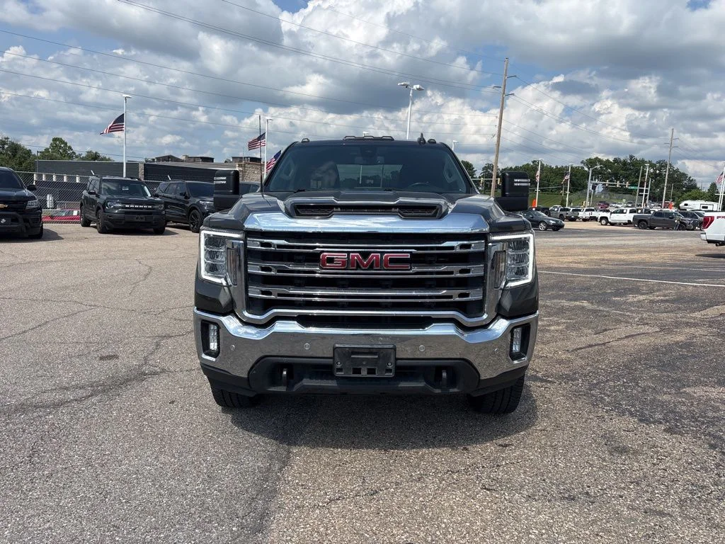 Used 2023 Forest Green GMC SLE image 2