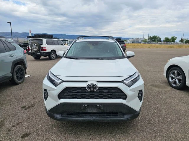 Used 2025 Wind Chill Pearl Toyota XLE Premium image 2
