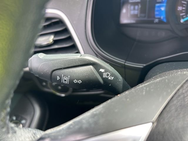 Used 2024 White Ford SEL image 27