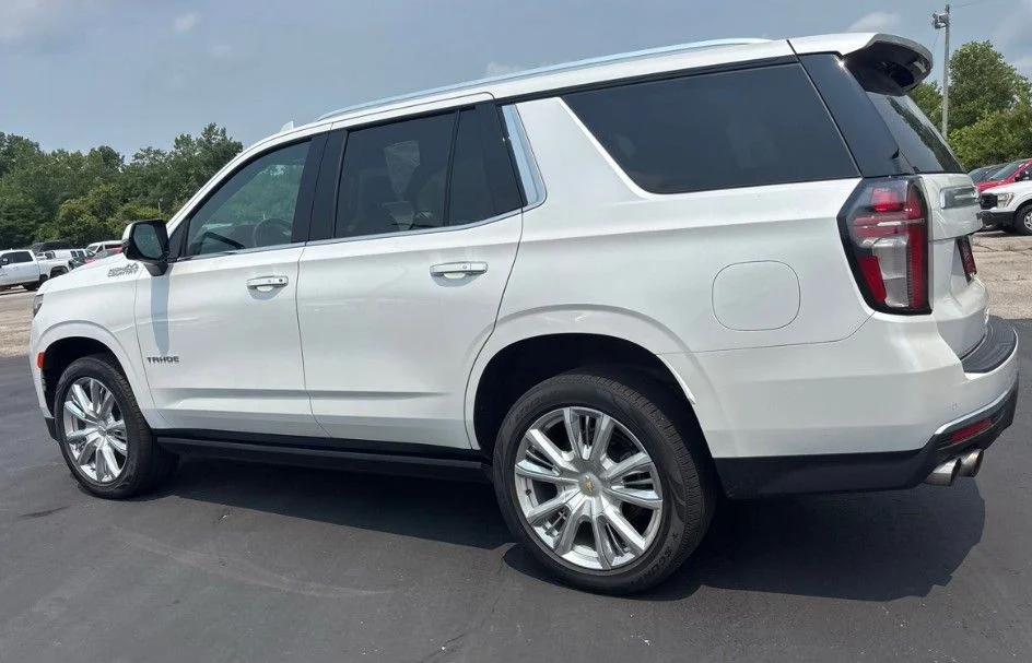Used 2021 Beige Chevrolet High Country image 4