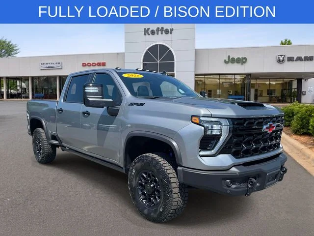 Used 2025 Gray Chevrolet ZR2 image 3