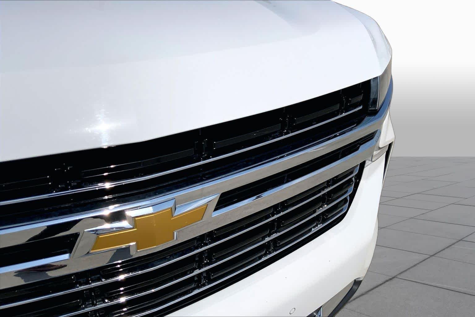 Used 2024 Summit White Chevrolet LT image 29