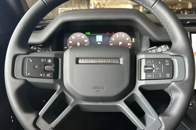 New 2026 Santorini Black Land Rover X-Dynamic SE image 22