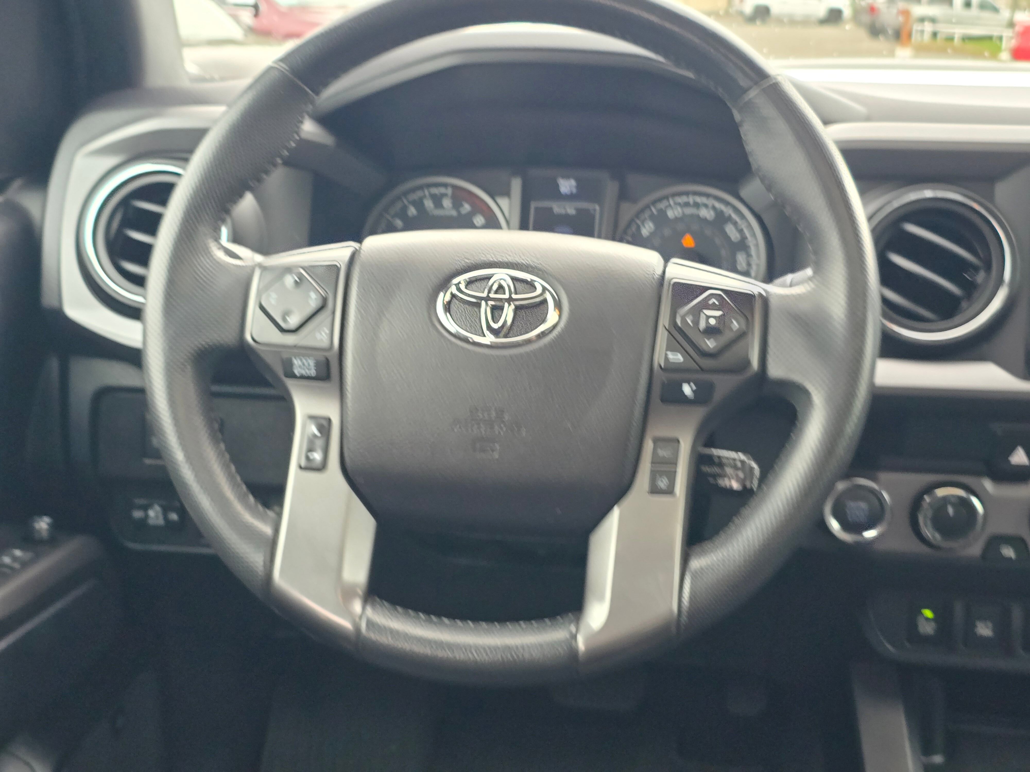 Used 2021  Toyota SR image 19