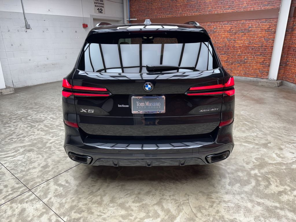 New 2026 Black BMW xDrive40i image 4