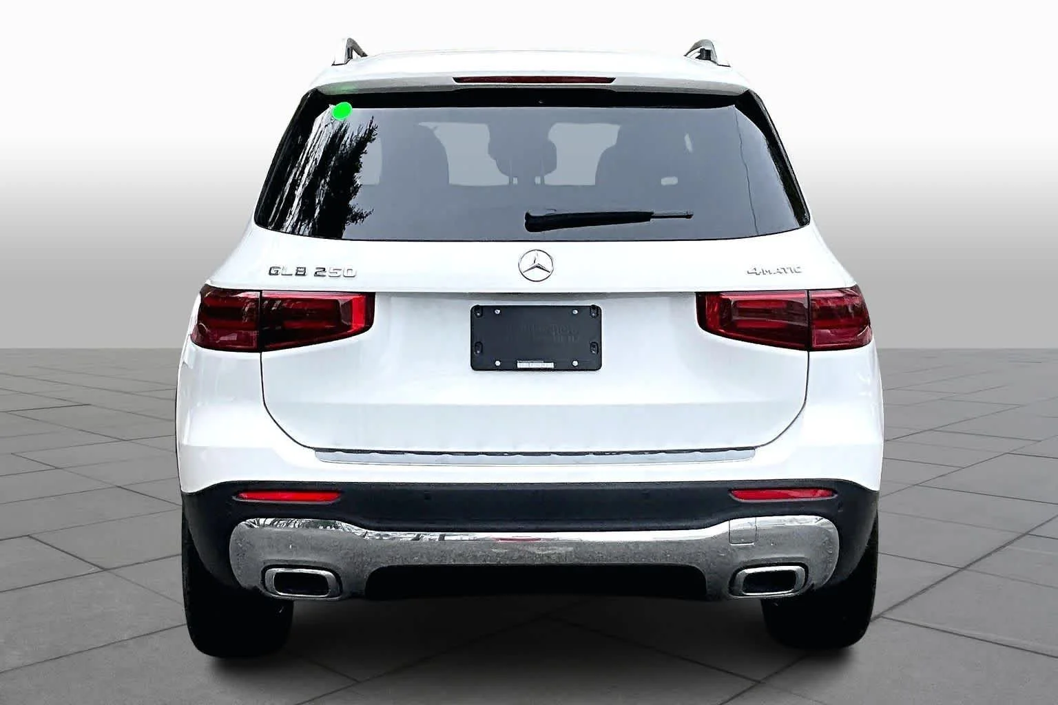 New 2026 Polar White Mercedes-Benz GLB 250 image 5