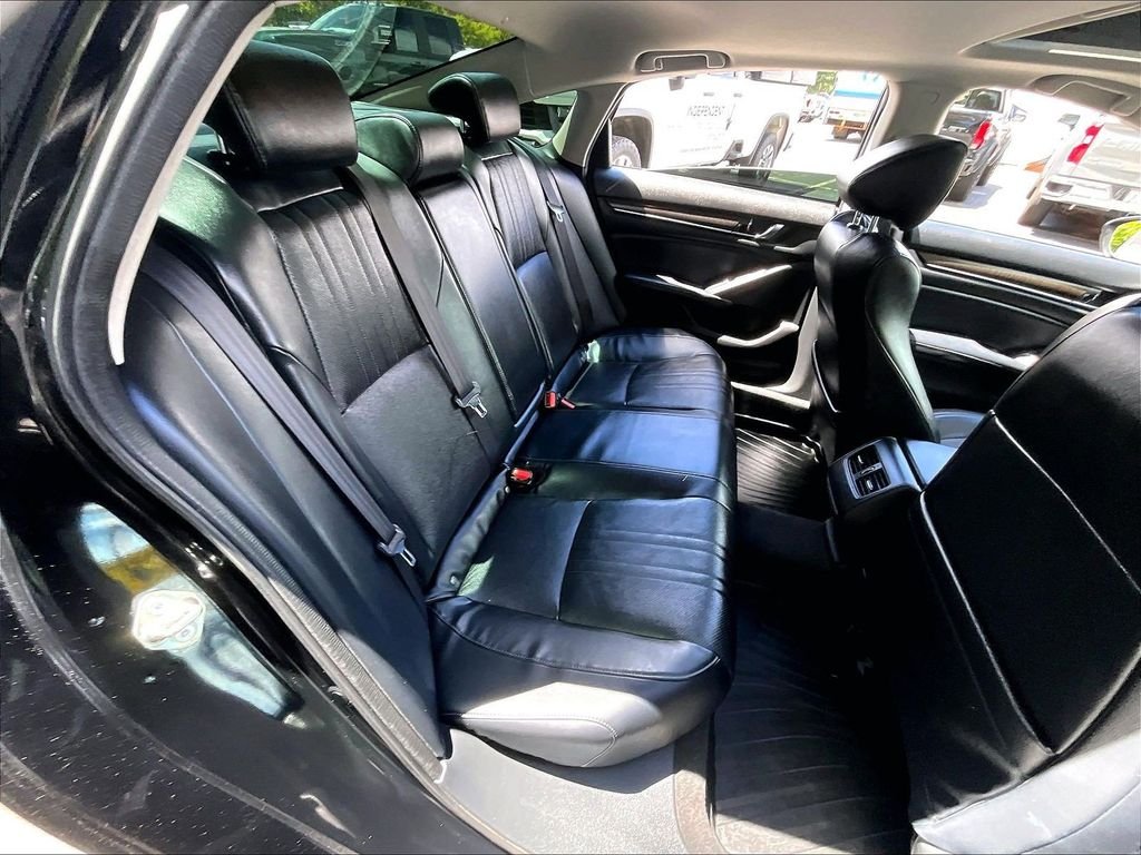 Used 2018 Black Honda Touring image 15