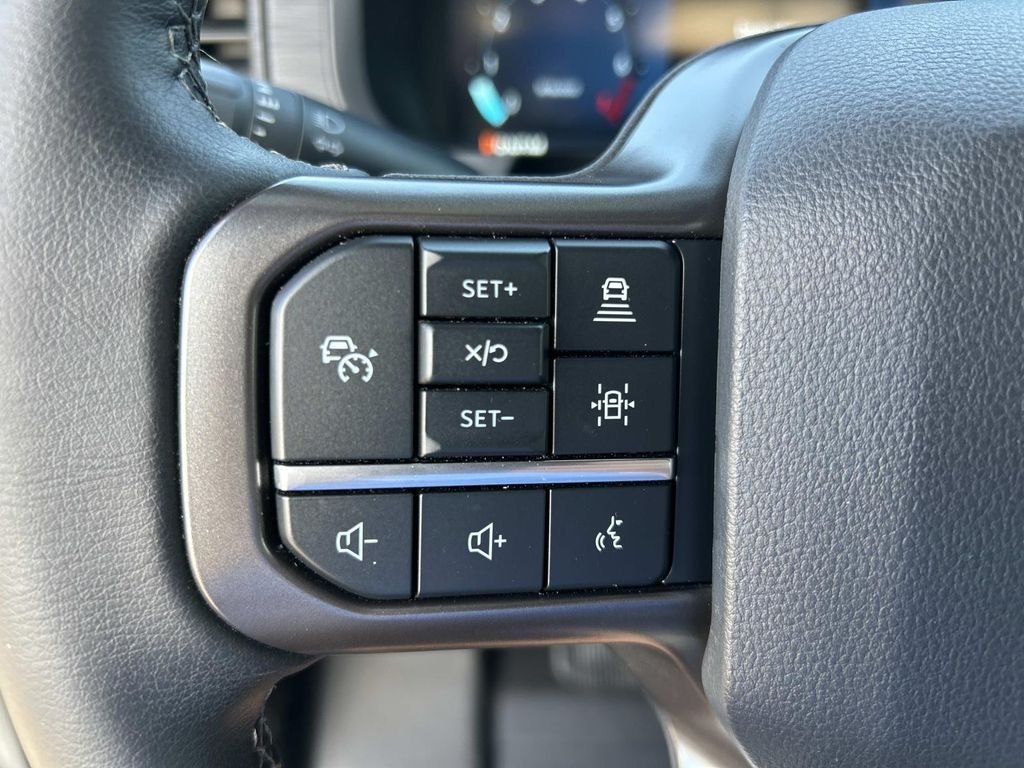 Certified Used 2024 Avalanche Ford XLT image 31
