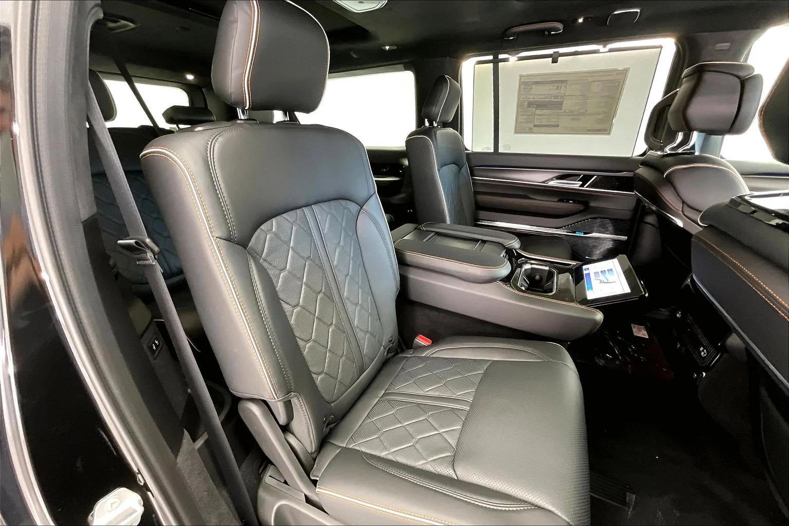 New 2026 High Gloss Black Jeep Summit Reserve image 10