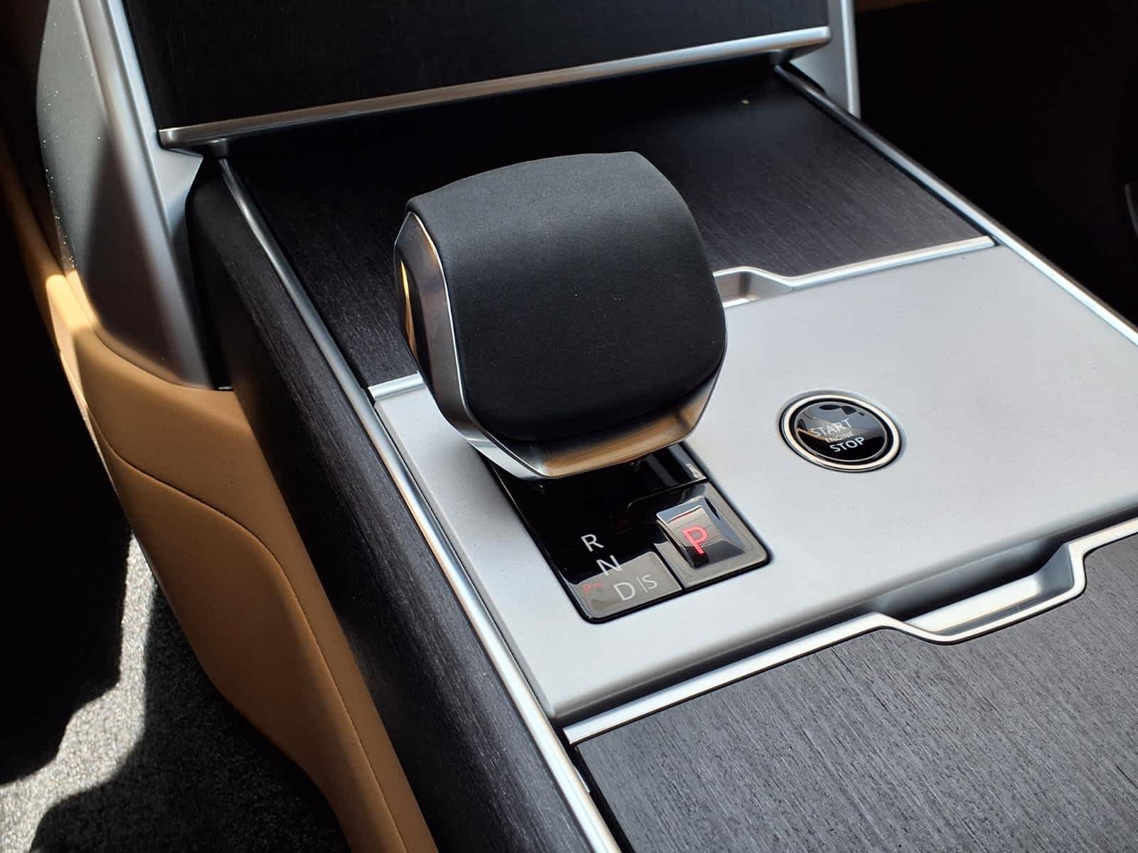 New 2026 Fuji White Land Rover SE image 16