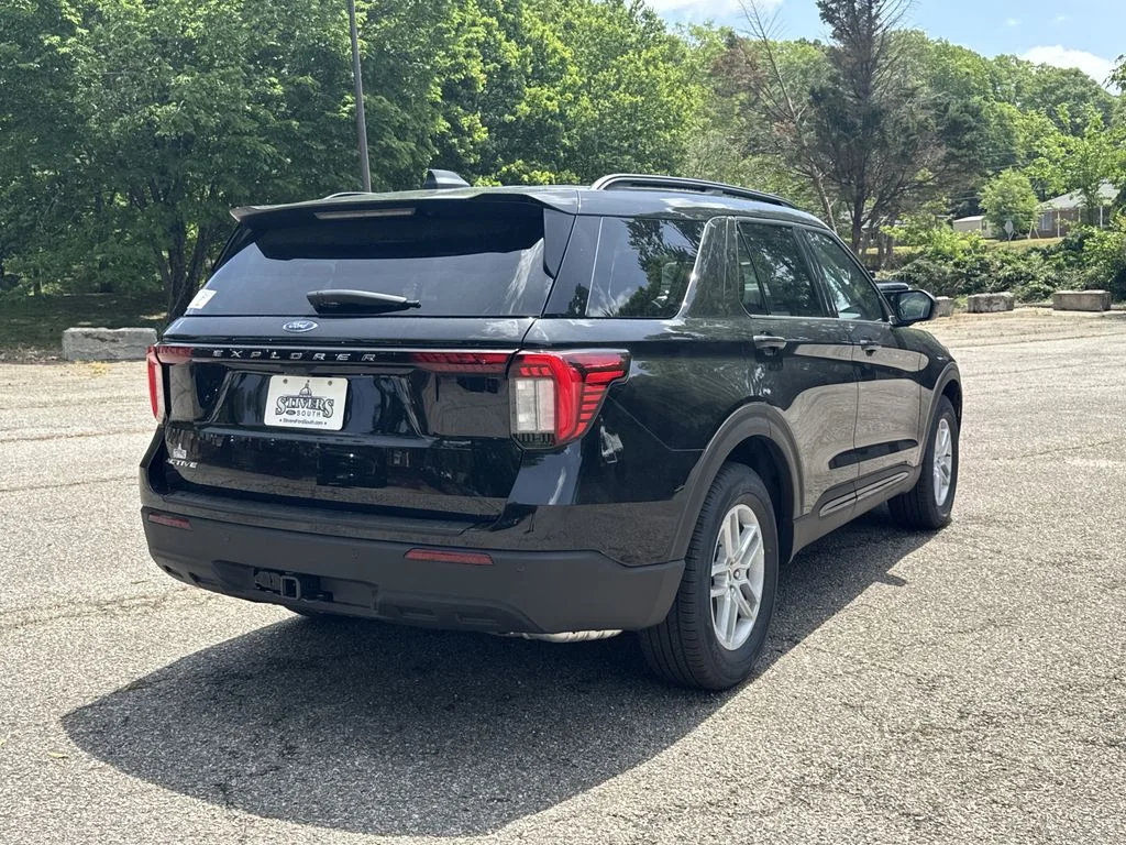 New 2026 Black Ford Active image 7