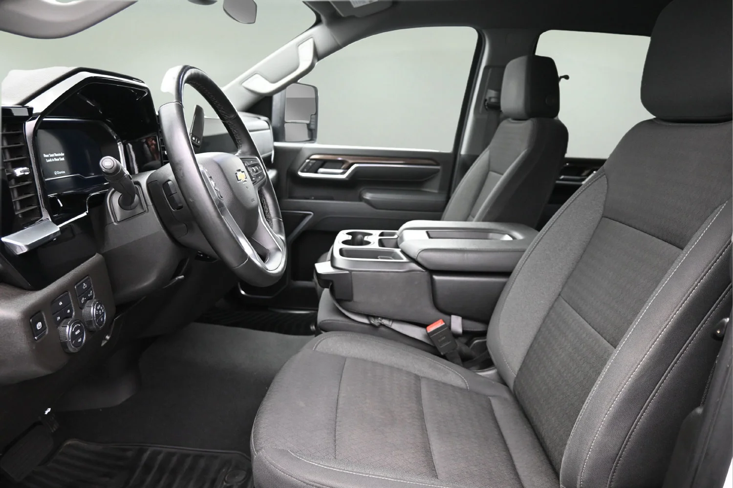 Used 2025 Summit White Chevrolet LT image 17