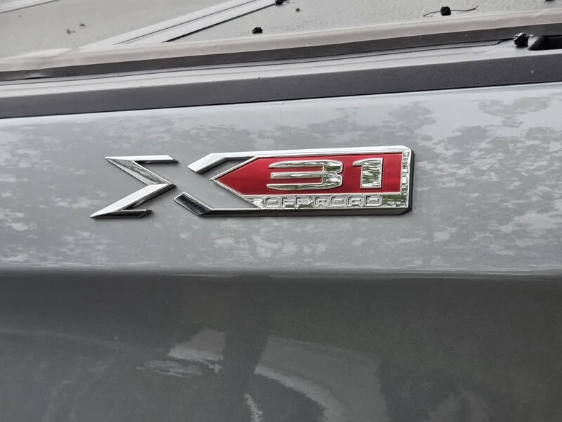 Used 2023 Sterling Metallic GMC SLT image 7