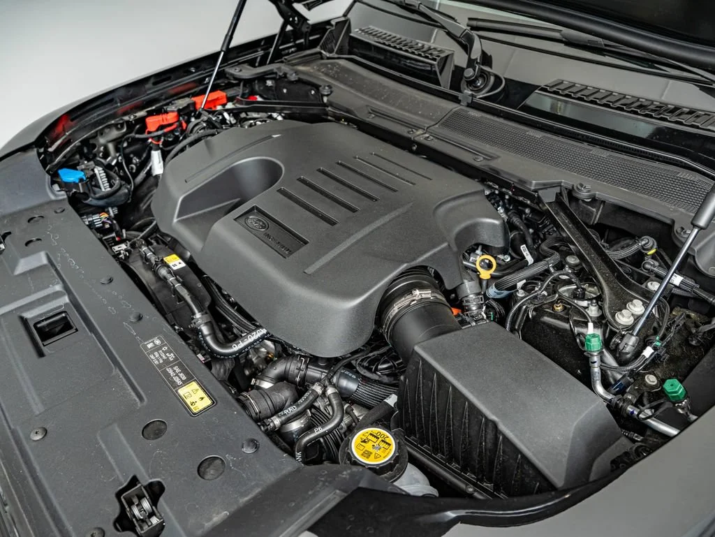 New 2026 Santorini Black Land Rover X-Dynamic SE image 40
